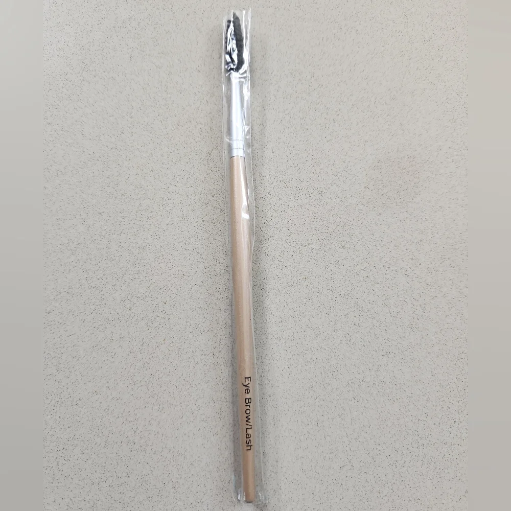 NEW Artistry Brushes - 4 PCS